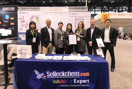 Photos of Selleck at the exhibition